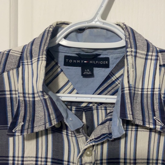 Tommy Hilfiger button up - Picture 2 of 3
